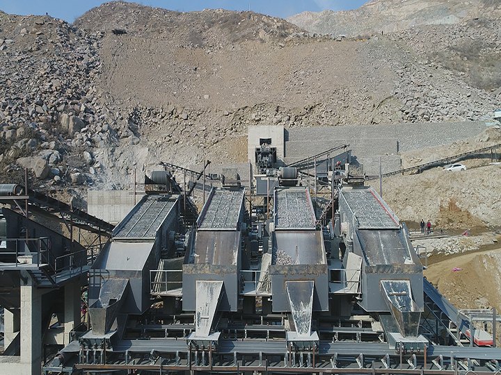 Vietnam 300TPH Granite Crushing Plant